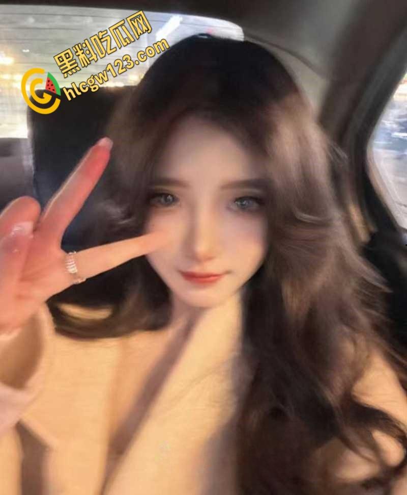 华中农业大学舞蹈生【曹晓菲】，黑丝红情趣装拴狗链，沙发后入呻吟太甜了 ！-2