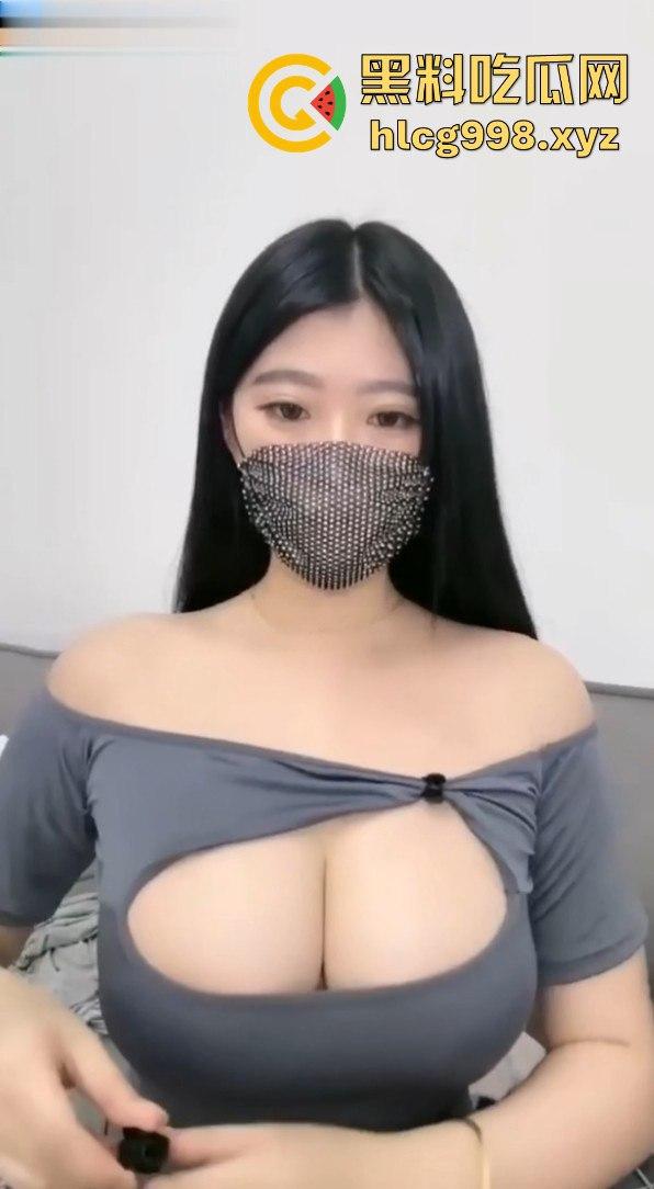 抖音巨乳网红【小奶同学】奶子大到要撑爆衣服,跳起来简直像要甩飞!-11