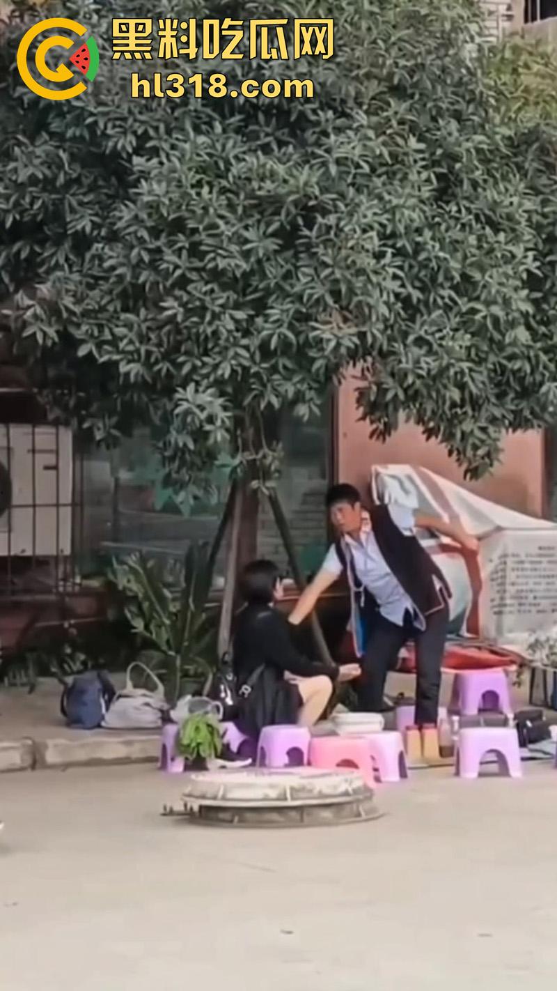 江湖大师摸奶算命，反手再掏女客户裤裆摸逼，这傻娘们还真信，难怪缅北能骗这么多人呢！-6