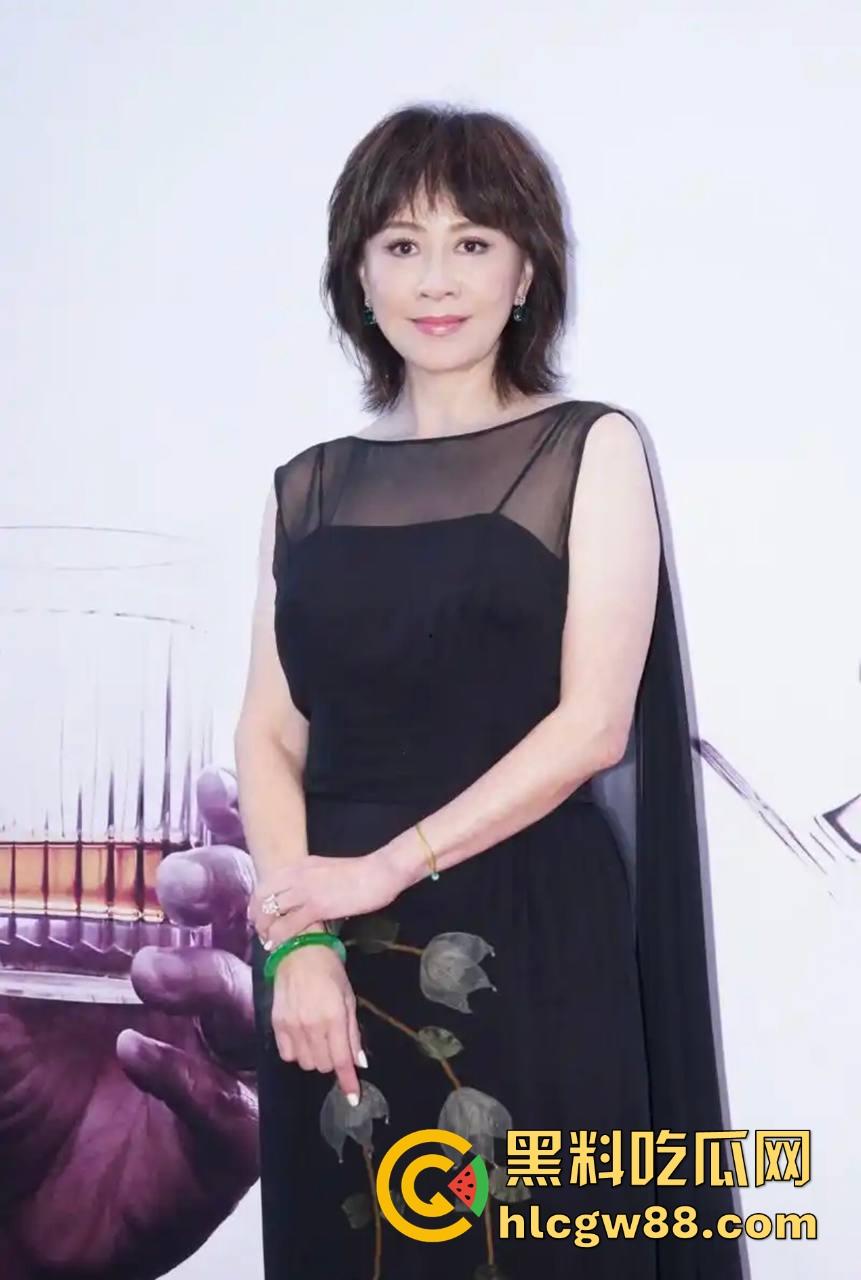 香港女星【刘嘉玲】当年被绑架强奸的视频泄露流出,匪徒无套颜射 虽画质模糊但依稀看得出是本人!-1