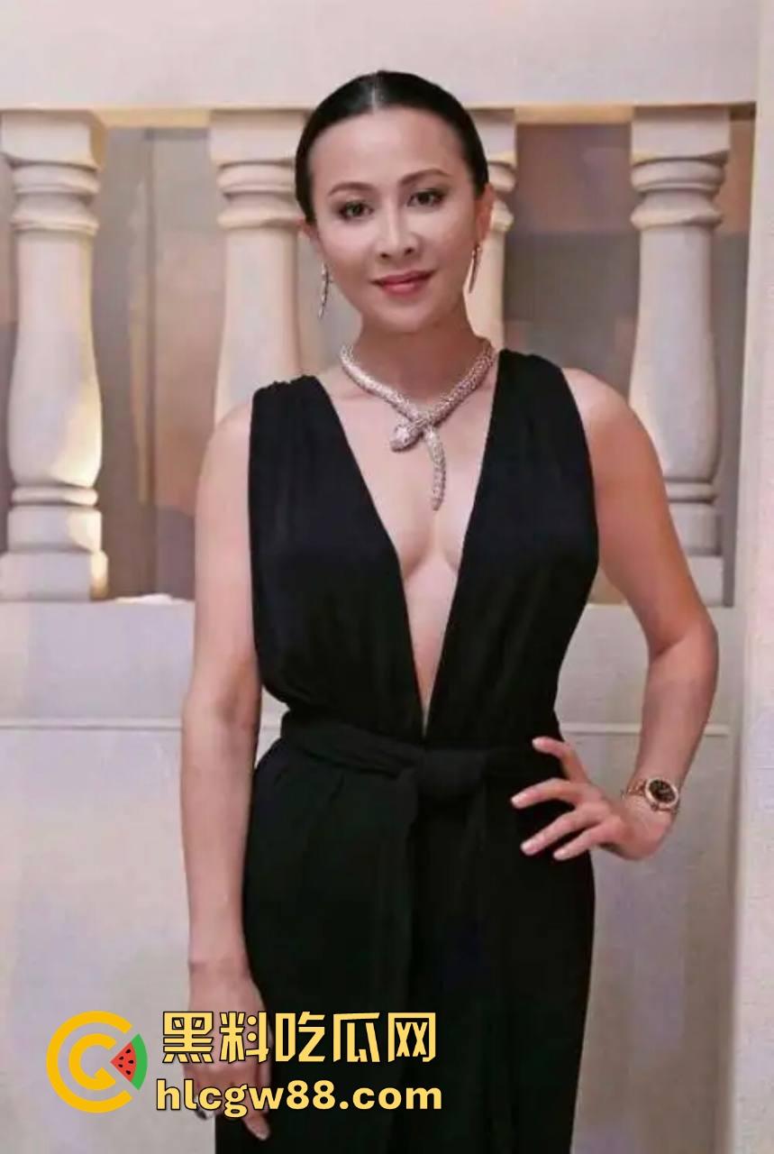 香港女星【刘嘉玲】当年被绑架强奸的视频泄露流出,匪徒无套颜射 虽画质模糊但依稀看得出是本人!-2