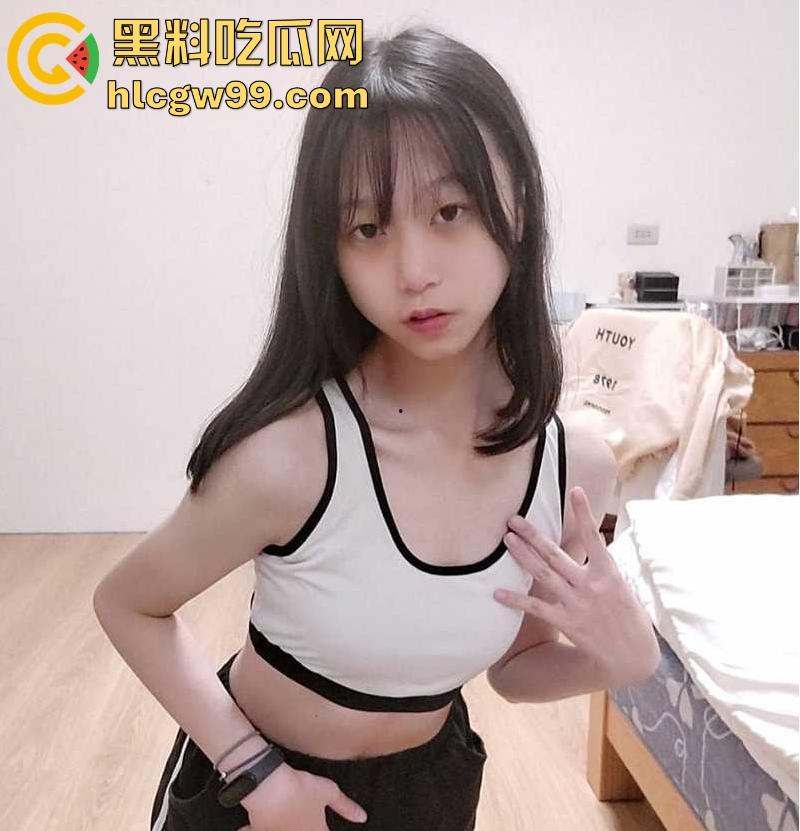 19岁清纯高中女学妹【罗玲玲】露点视频曝光,娇嫩酮体无限诱惑真是只反差小母狗!-11