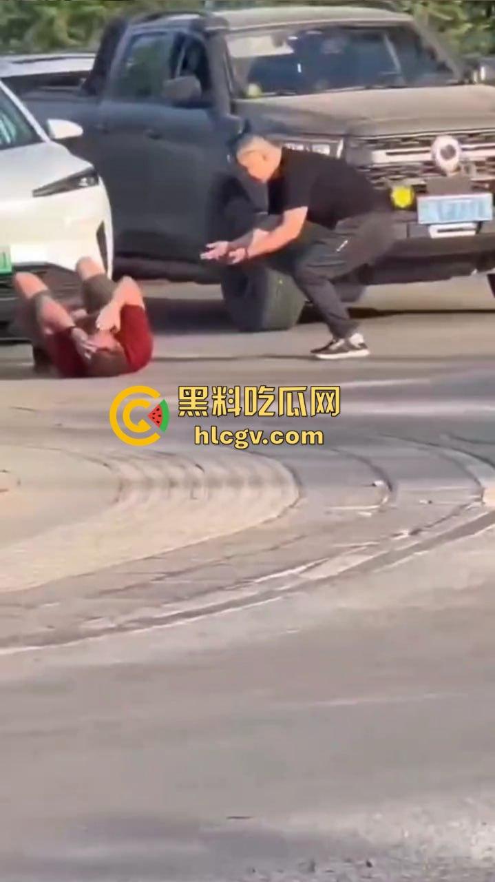 山东两大哥奥斯卡上身!互演碰瓷,一碰就倒,叫唤声一个比一个大!-10