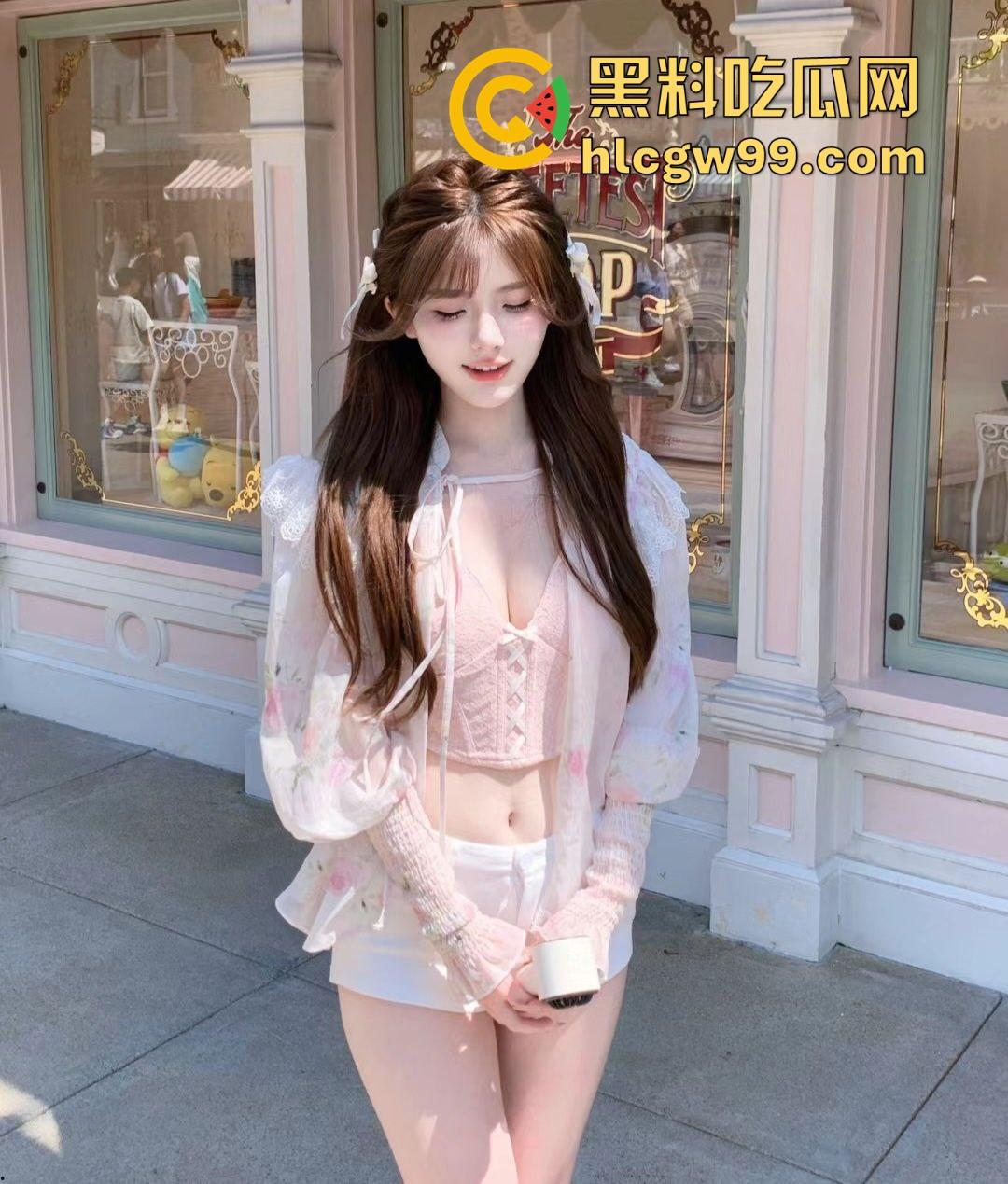 大年初六妹妹带我去酒吧,参加闺蜜生日局妹妹喝醉后,刚到家就把我推倒直接脱下我的裤子开始吃鸡巴!-2