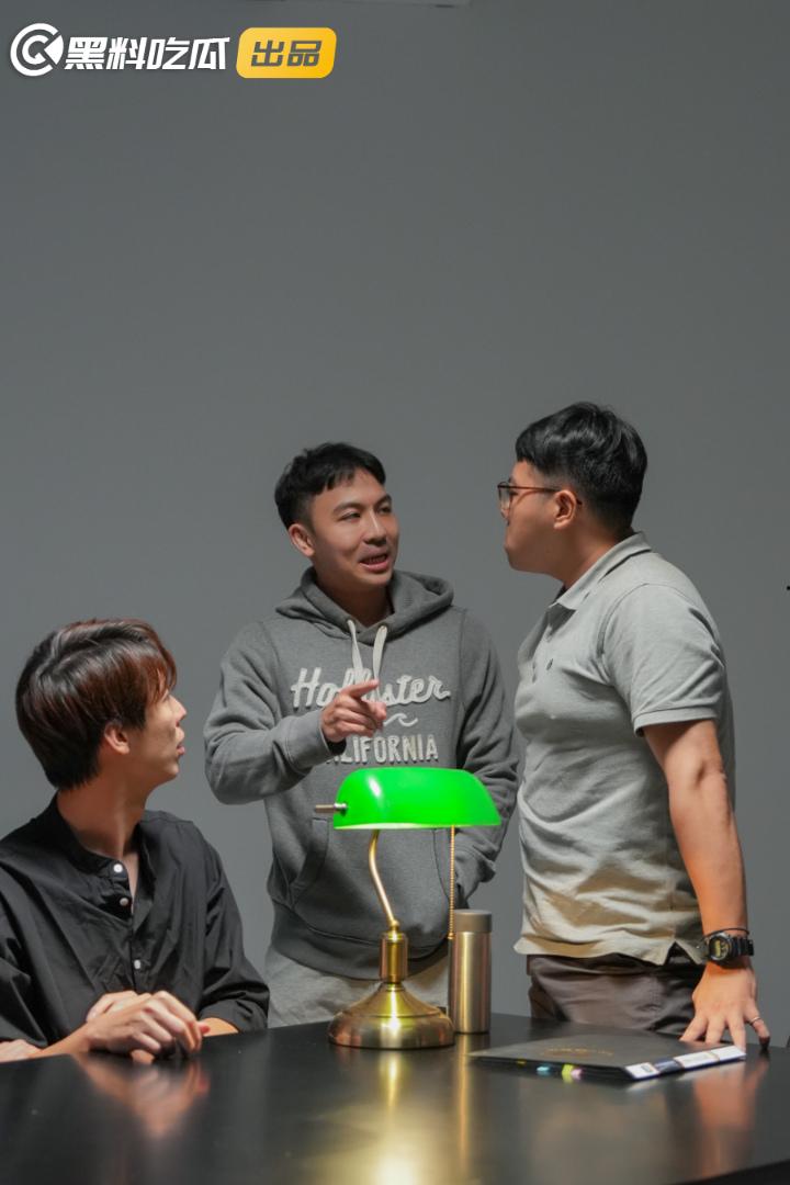 《疯狂小杨哥之三只羊的淫乱秘辛》正片第八集+幕后花絮 每日一集!精彩不断!-6