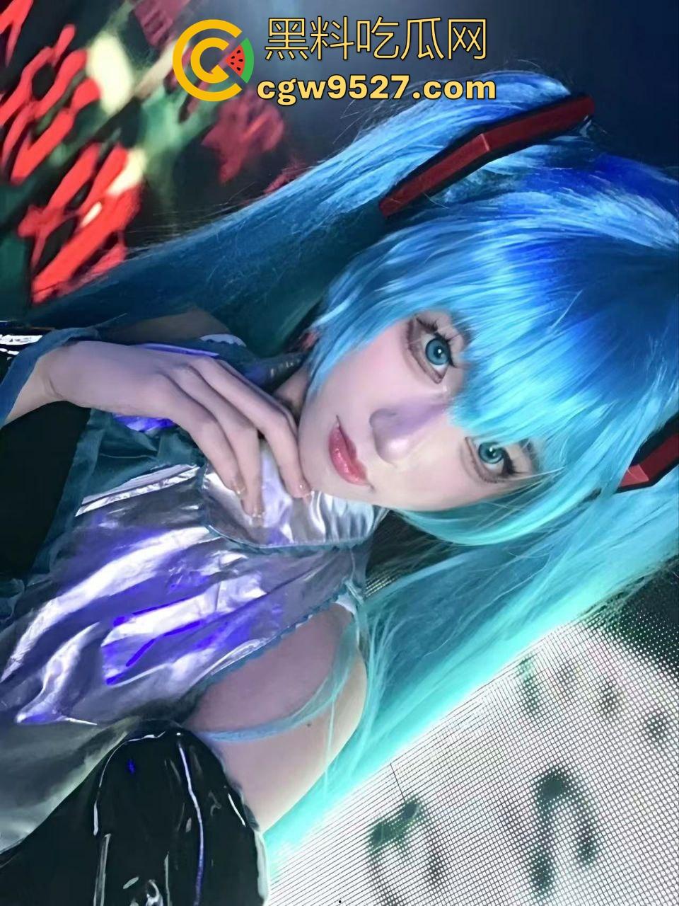 白天漫展初音御姐晚上床上骚逼母狗，极致反差女友，调教勾引疯狂榨精，骚气直冲云天！-1