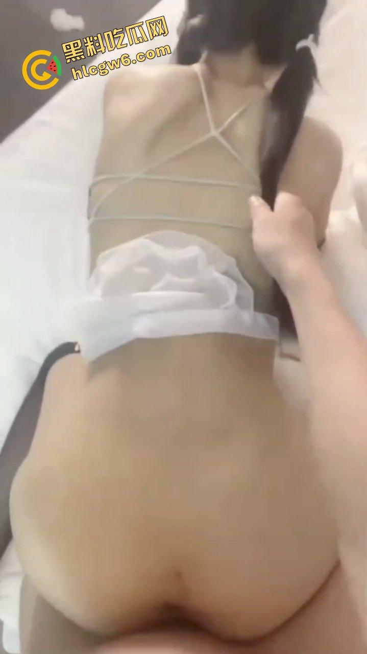 抖音极品双马尾小萝莉反差少萝『乃酱』福利姬身份泄密 舔吸金主鸡巴后入爆操！独家曝光流出！-8