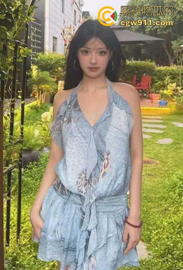 重庆淫荡骚货【周灵浩】高颜值极品身材女神，私下是反差母狗，每天都在发骚，极度饥渴大屌猛入！-2