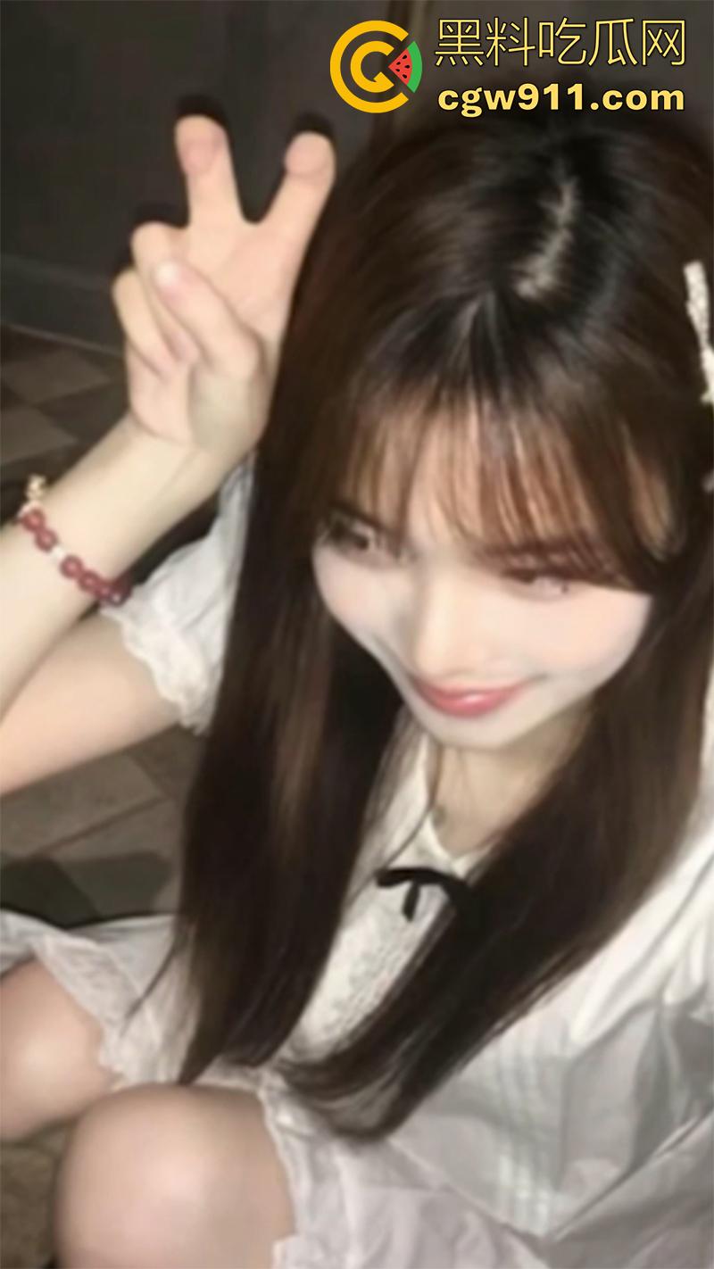 四川师范超嫩美少女【刘熙莹】，表面嫩妹女神，私下却是妓女骚逼，为钱被金主包养，掐脖被爆操视频曝光！-10