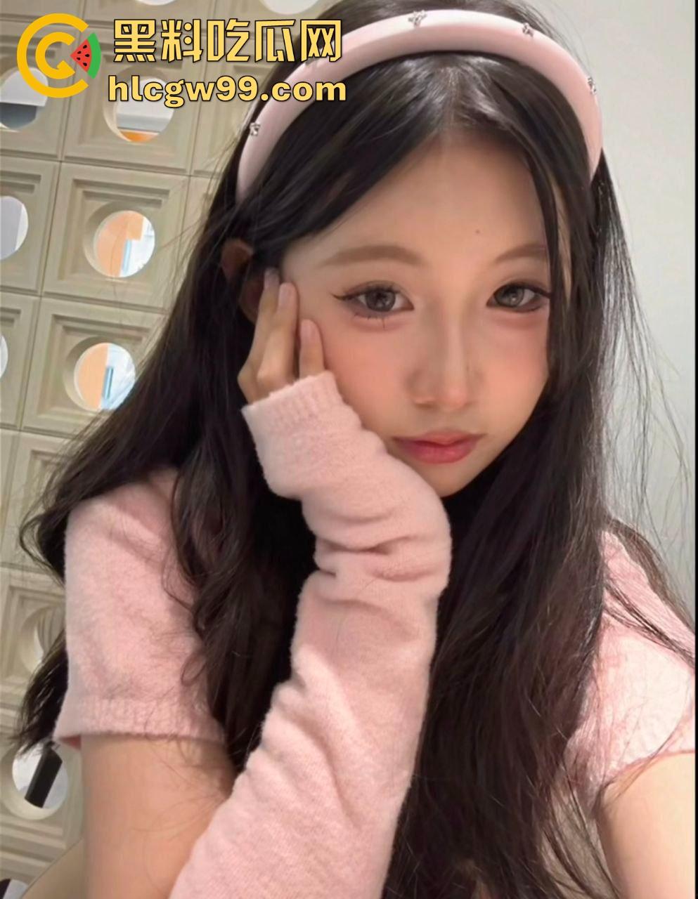 广东粉系JK小萝莉【田晶晶】黑丝大长腿配小皮鞋，男友撕破黑丝中出内射，这种贱狗带套都是对逼得不尊重！-2