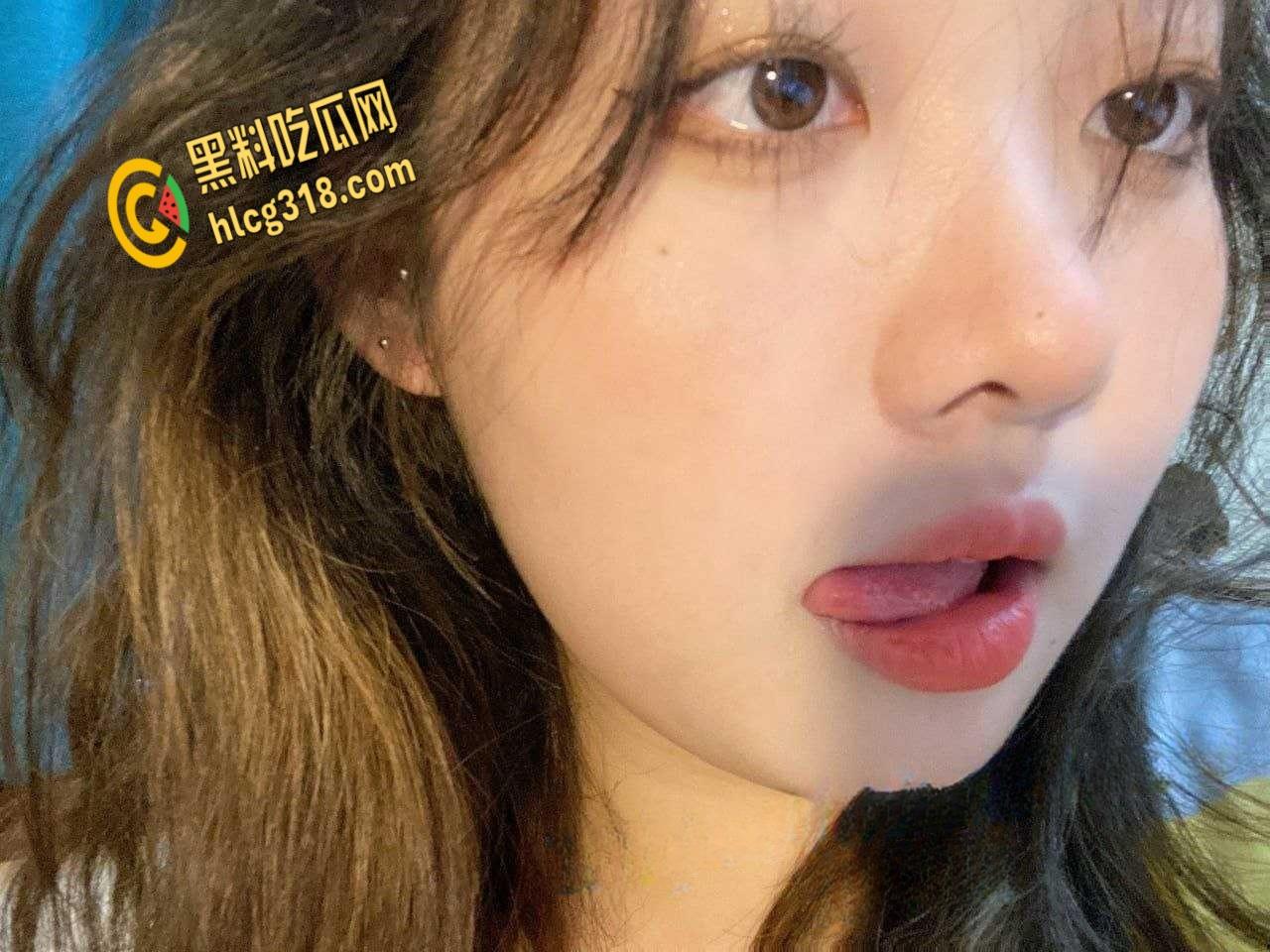 安徽农业大学【黄沁然】，有着巨乳却给主人当母狗玩，SM性爱尽显母狗本性！-1