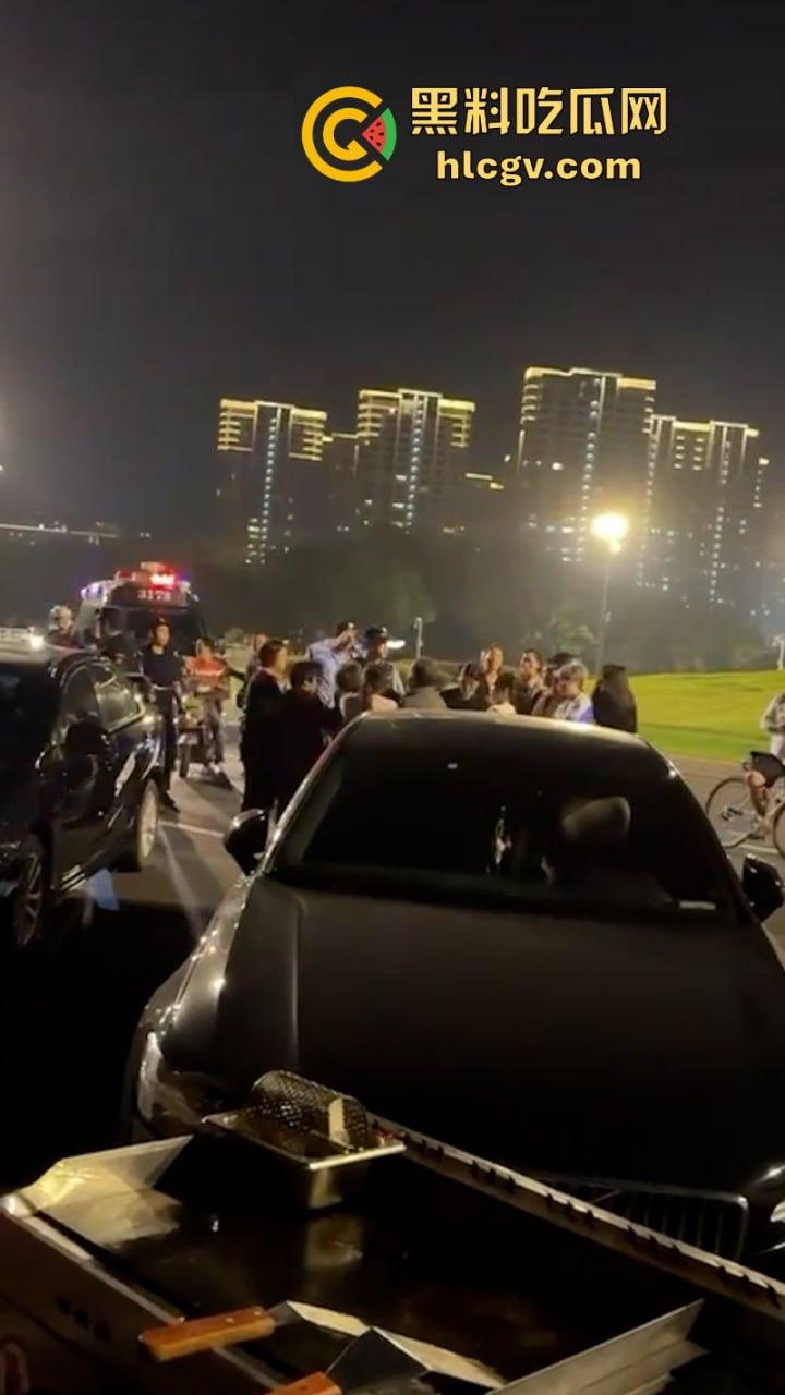 福州女子给已婚男发暧昧信息天天发骚 全家总动员婆媳联手抓小三 打成狗了这是!-11