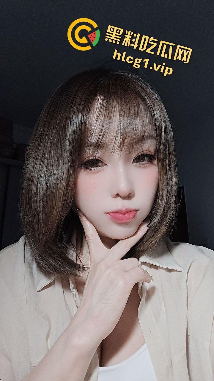 瓜友投稿爆料！成都东郊记忆的极品御姐楼凤轩儿，奶牛装上演口技大秀！-5