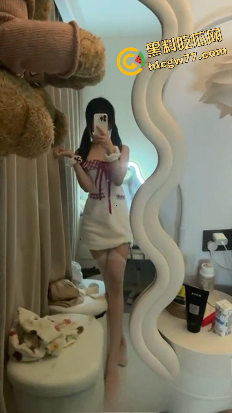 南京钟山技术学院大长腿母狗【杨和馨】174cm极品身材，背地里疯狂约炮绿了男友一脸！-12