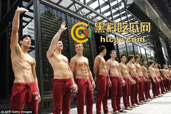 80岁A&F前CEO老淫魔『迈克尔·斯坦顿』被捕！假借男模招聘实则大玩下药交易，与百名男模的秘密曝光！-13