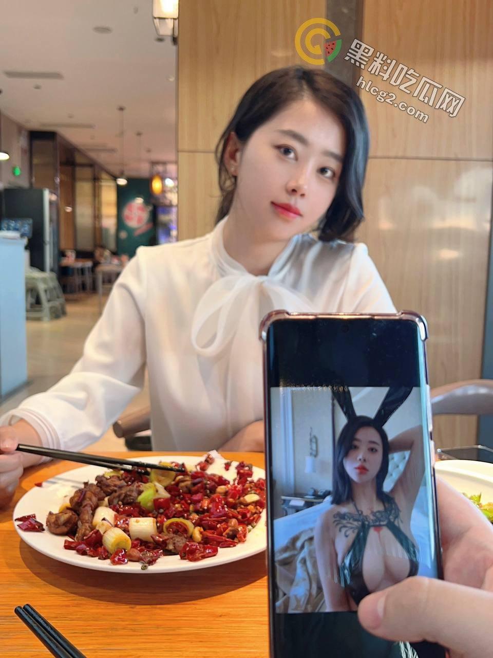 西安张老师纹身风格独特：胸大屁股肥，狗链子情趣大曝光-1