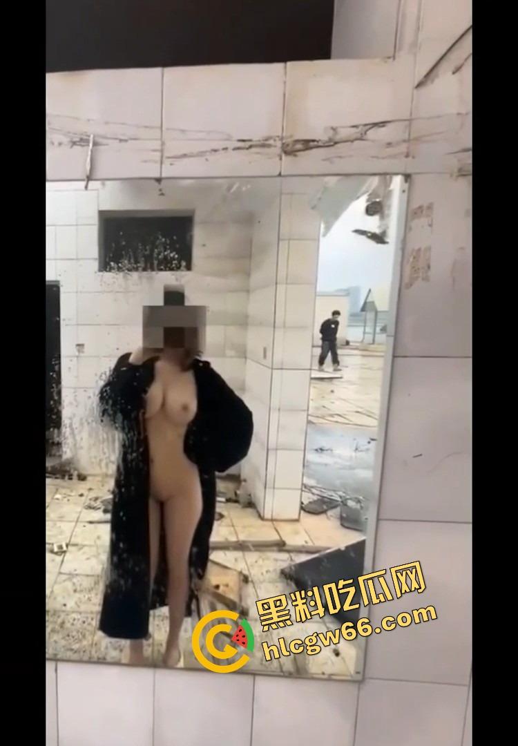 舔六千块只换来一个我睡前想你,上海仙女榨干门槛哥,撩到上头被吊半年,送完六千连逼毛都没见着!-9