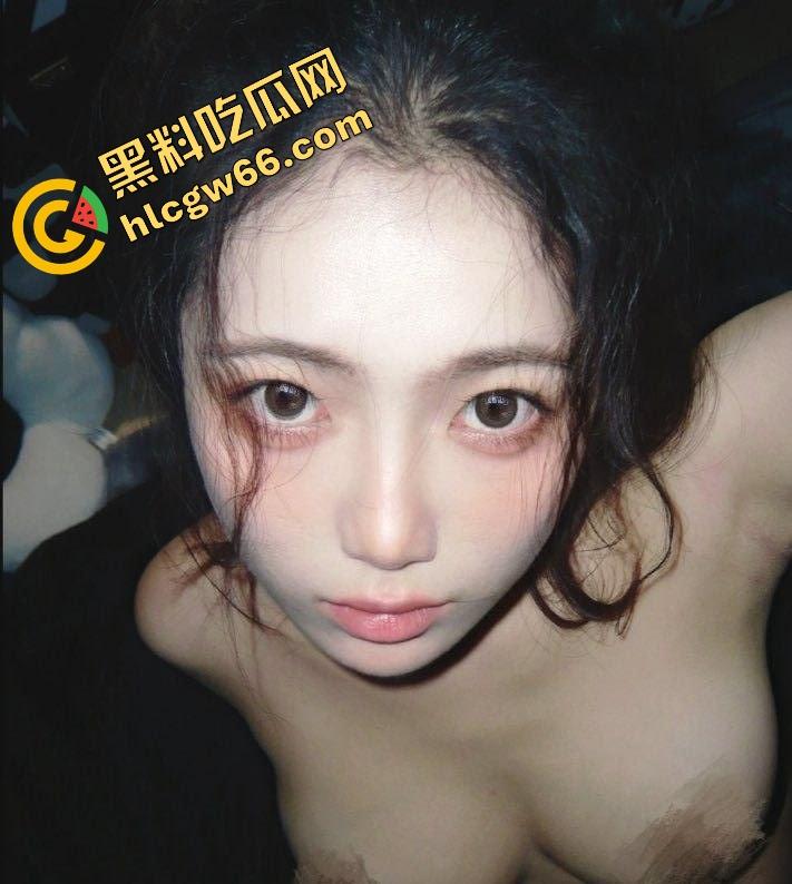 舔六千块只换来一个我睡前想你,上海仙女榨干门槛哥,撩到上头被吊半年,送完六千连逼毛都没见着!-11