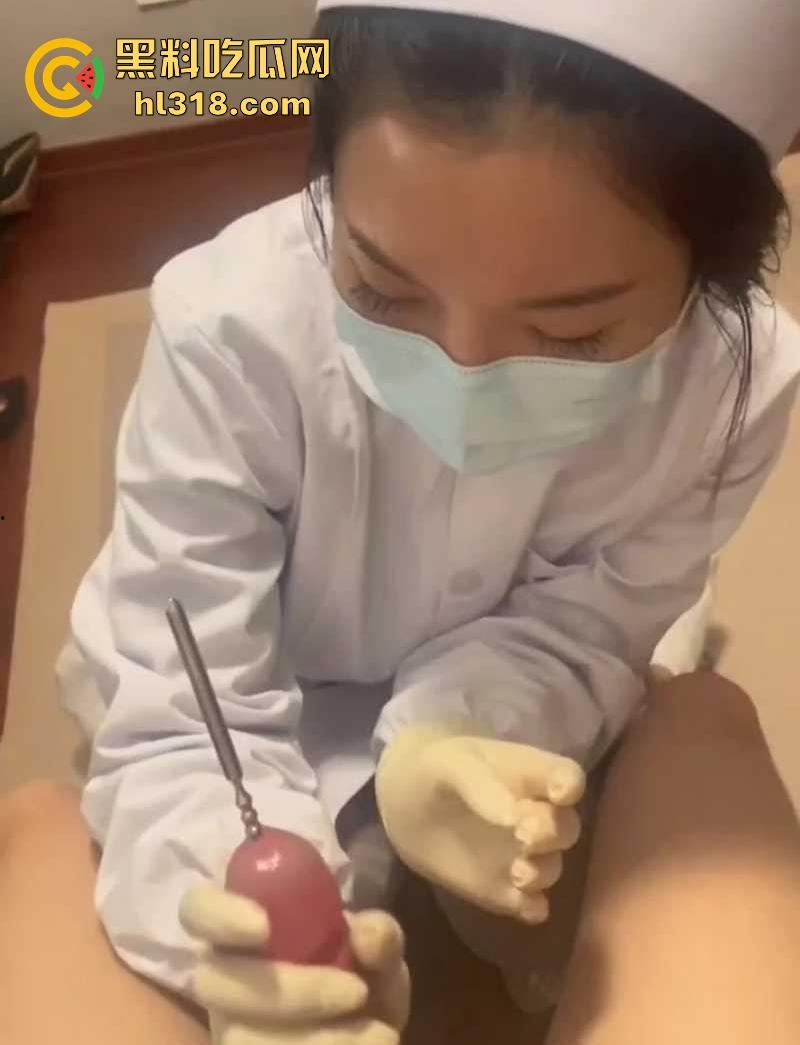 纯情小护士SM调教主人肉棒,将金属棒齐根插入龟头马眼,缓慢撸动,手法老专业了!-3