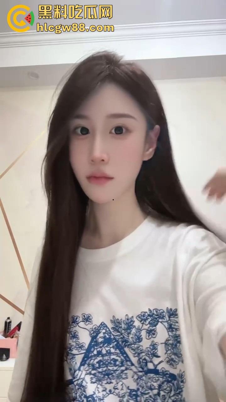 混迹马来迪拜柬埔寨外围女【邝葵魁】欠债不还拉黑恩人!两万多欠款理直气壮骂人,曝光婊子做爱的样子!-12