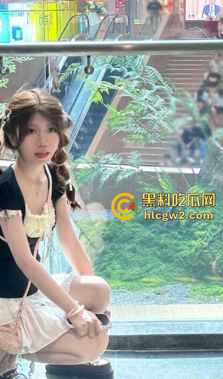 极品露脸嫩妹学生反差婊【蓝心然】生活照外流!云盘意外泄露,私藏逼照和裸照一览无遗,反差骚货实锤!-12