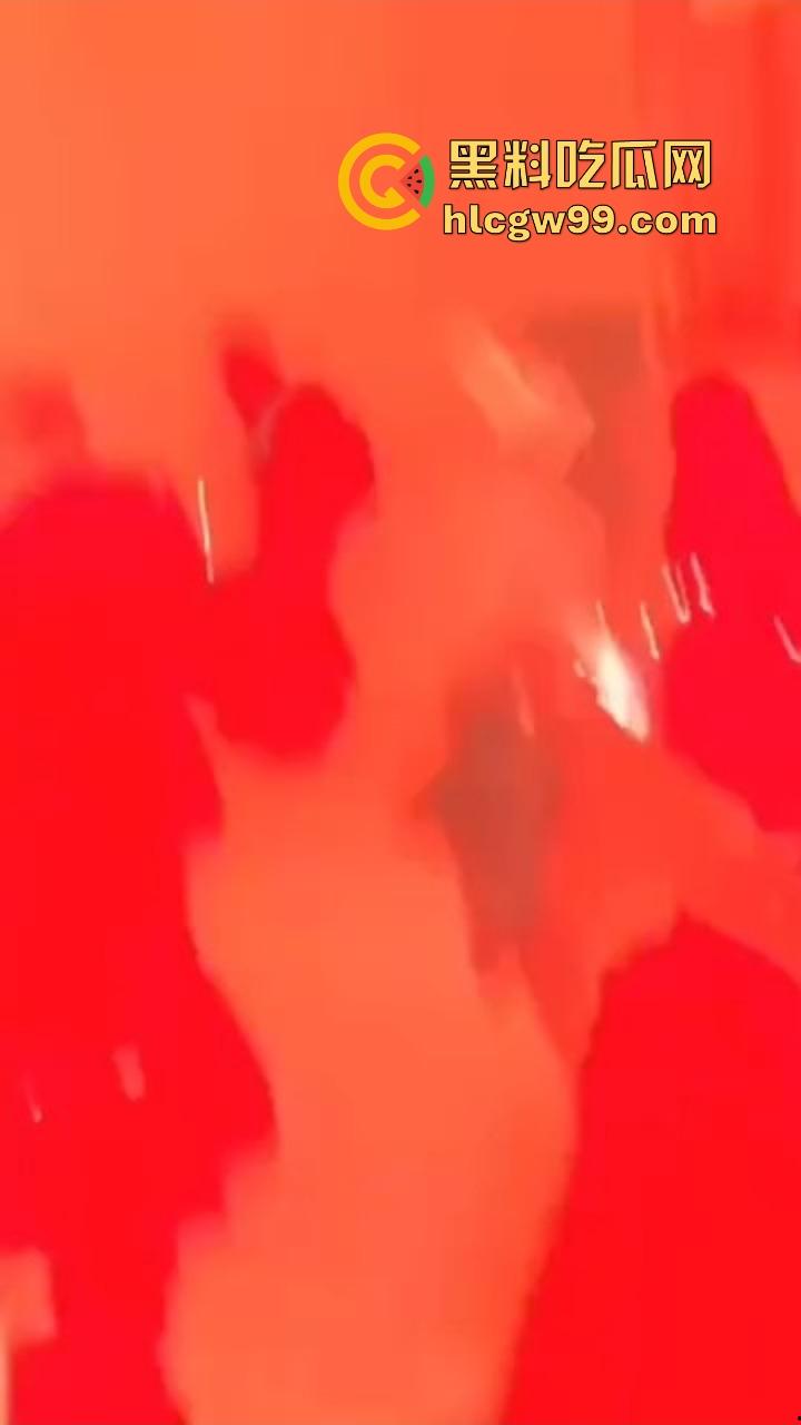 不是一家人，不进一家门！老公饭桌上点二踢脚炸饭桌，老婆家里放鞭炮炸逼治宫寒，夫妻俩比谁更硬核！-5