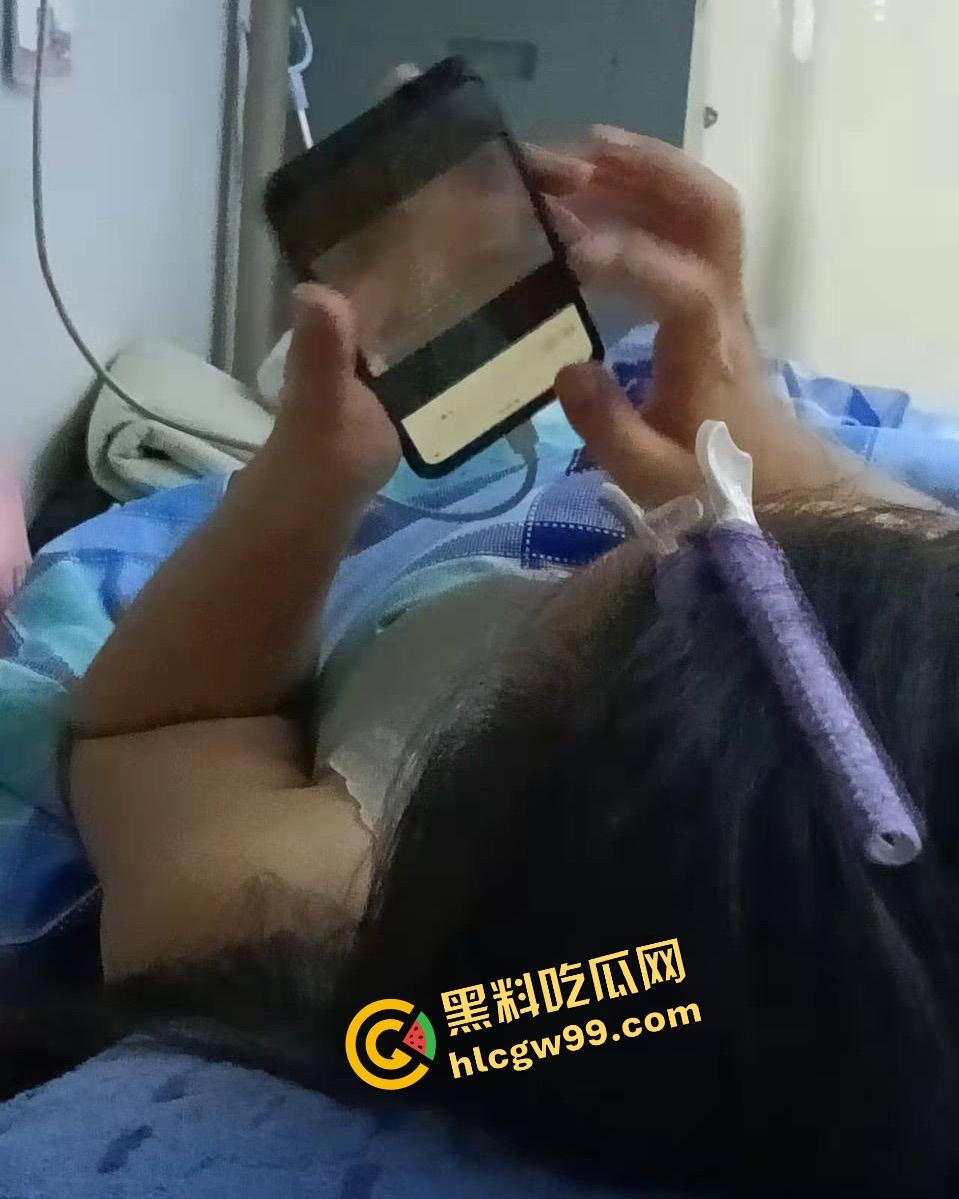 谈个骚母狗是种什么体验?潍坊工商职业反差骚货,袁芊宿舍内自拍骚逼还要P图供男友观赏!-7