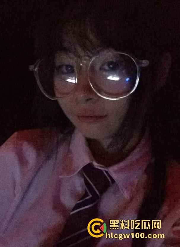 昆明文理学院大一『严依祎 』没几个粉丝呢已经开始伺候金主了 COS小妖精穿JK被爆操得满地流水!-9