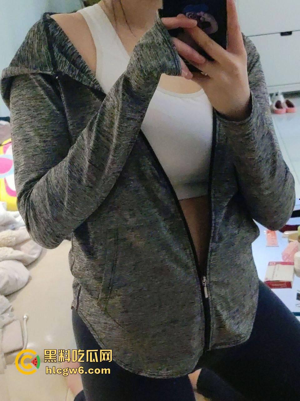 长沙24岁反差清纯小嫩妹【黎静静】跟男友性爱视频流出，不容易满足的母狗-8