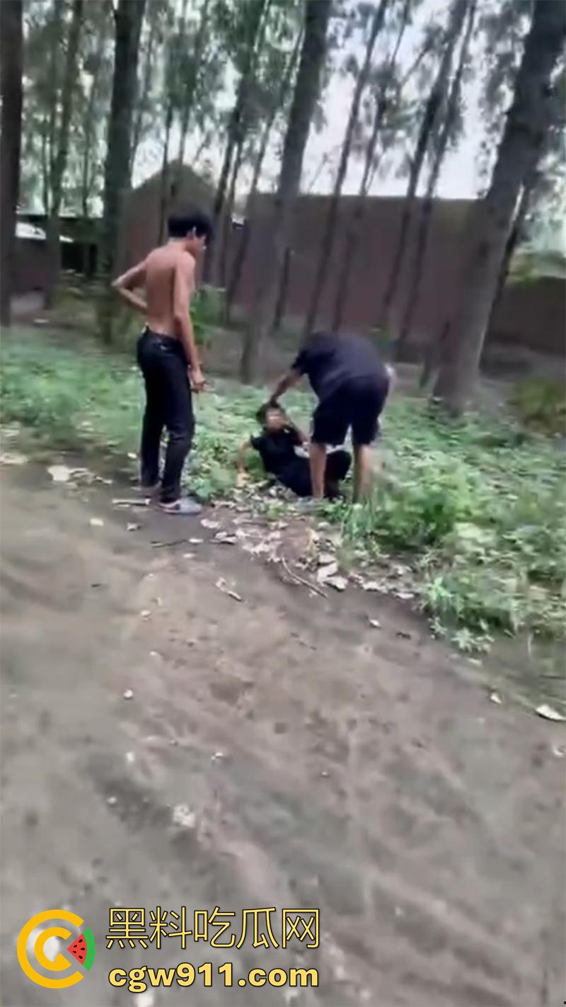 山东聊城临清市村头恶霸，烟店镇王集村一个14 岁，一个18岁，对一个12周岁的孩子进行殴打，真以为自己古惑仔了？-8