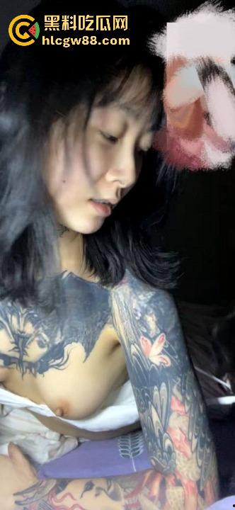 抖音纹身师店老板娘【lee李李】性爱视频流出，符文战神诱人巨乳，纹身三次就简单拿下！-4