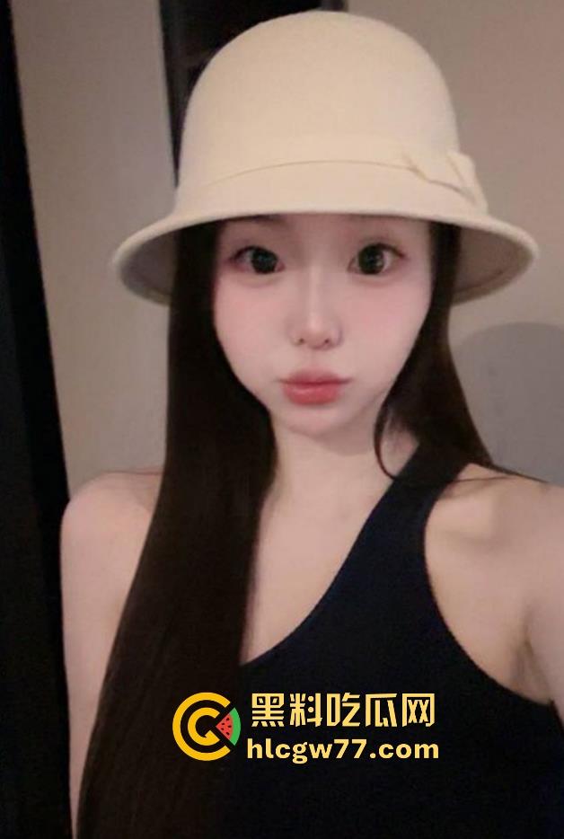 海角社区最火爆偷情现场，发小老婆边接电话边给口交，当面被绿狂野交合的感觉超级刺激！-2