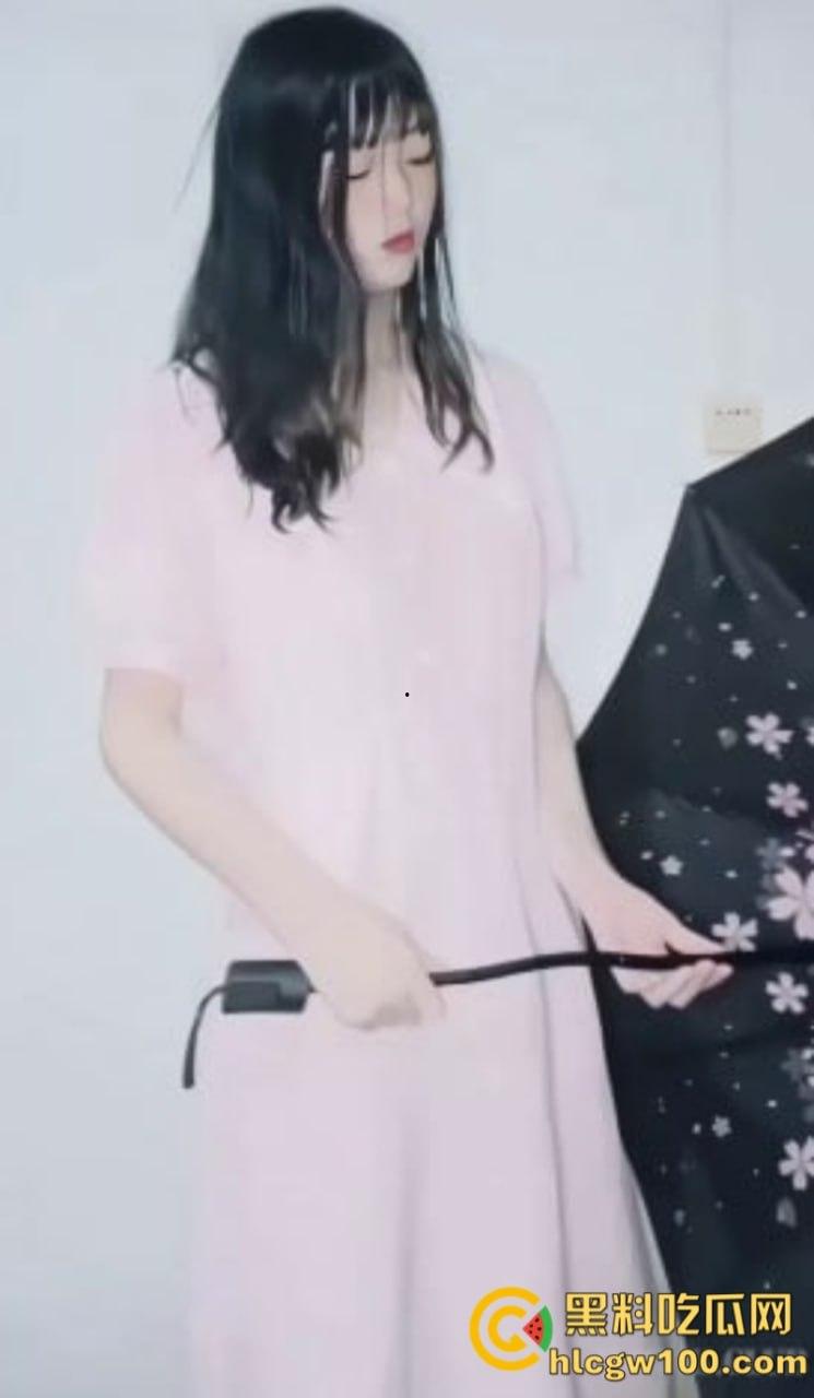 推特人瘦奶大小魔女【蒂米】最新定制私拍合集 裸舞顶胯道具自慰 被猛男无套抽插内射-2