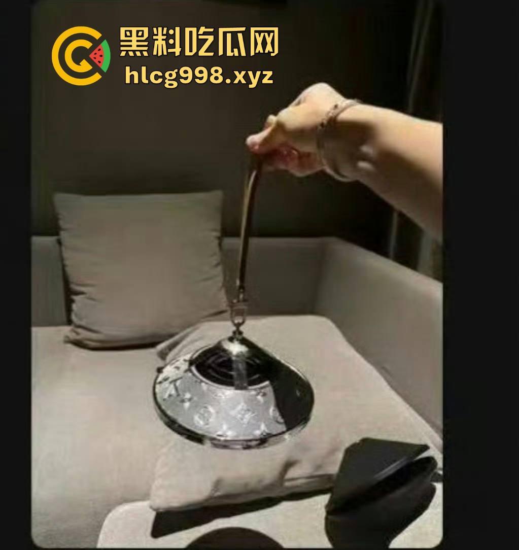 易建联招嫖？TS小姐爆料猛料，裸照+身份证曝光，篮球圈这次真的炸锅了！-7