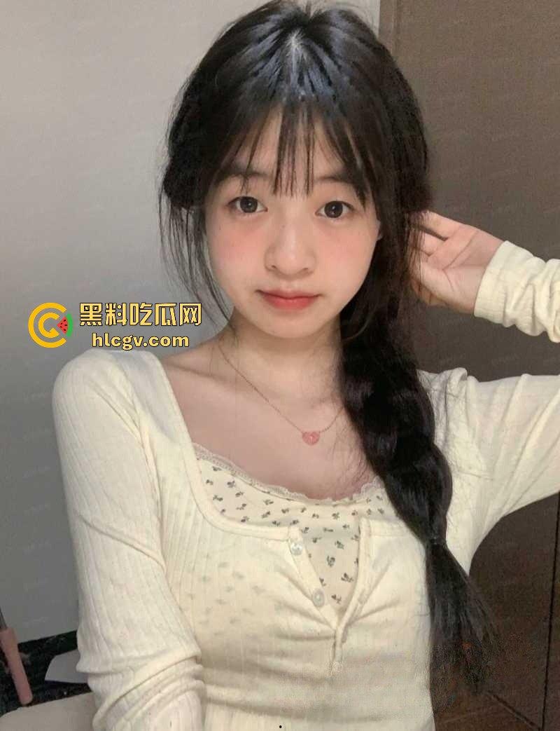 广州旅游学院『李香蓓』白虎嫩穴逼2.6万草一月！不做高端但逼价不低，这不是哄抬逼价是什么？-1