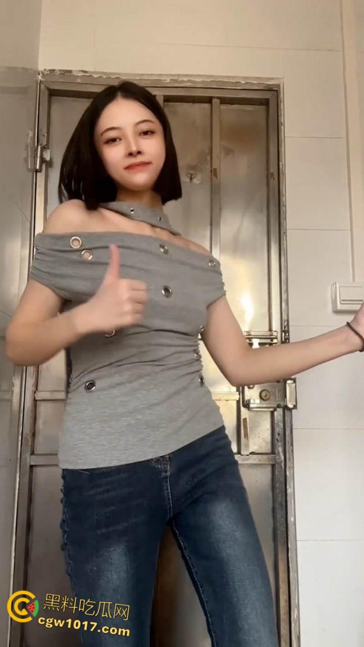 极品福利姬【小西西】最新裸舞流出，性感御姐全裸扭臀抖奶，修长美腿大开跪姿扭腰，让人彻底沦陷瞬间点燃欲火！-1