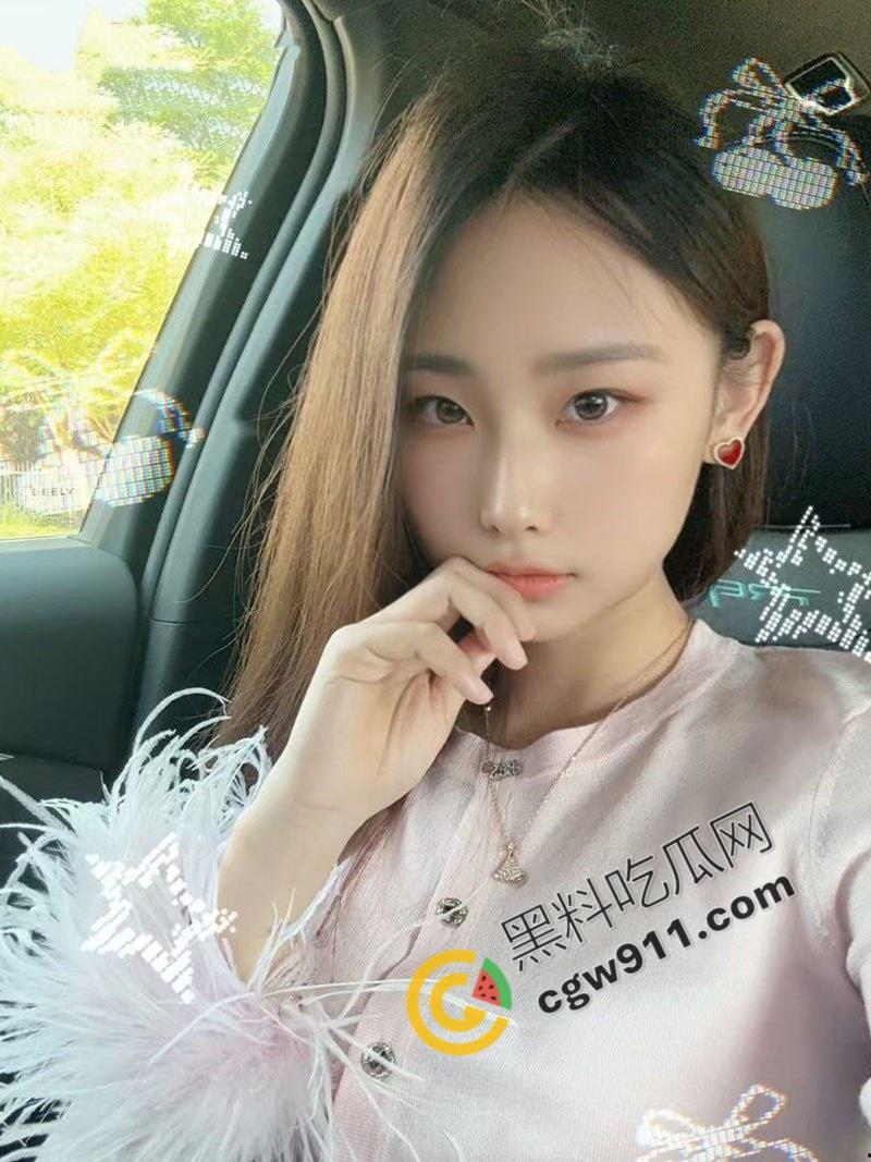 天津舞蹈老师【徐紫璇】骗钱性爱丑闻曝光！性感裸挑逗金主，爆乳露体，粉穴湿滑，后入爆操极品身材-1