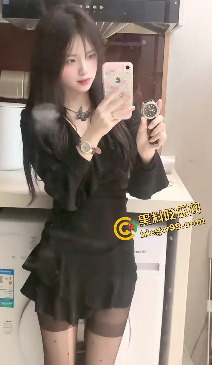 性瘾患者反差骚鸡『赵媚』玩具聊骚勾引小弟弟拍视频，遥控跳蛋刺激露出调教骚逼！-3