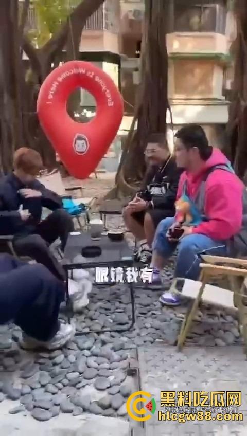 打入成都GAY圈,熊猪文化震碎三观,胖熊陪床8000块,花钱买个肉山压床?到底是什么口味?-3