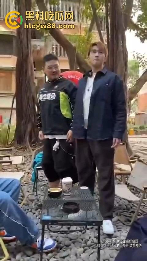 打入成都GAY圈,熊猪文化震碎三观,胖熊陪床8000块,花钱买个肉山压床?到底是什么口味?-6