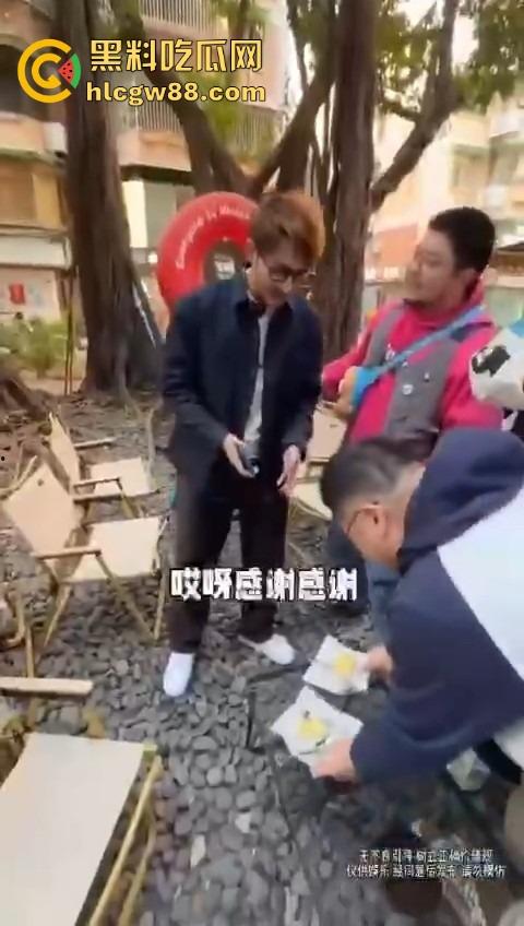 打入成都GAY圈,熊猪文化震碎三观,胖熊陪床8000块,花钱买个肉山压床?到底是什么口味?-7