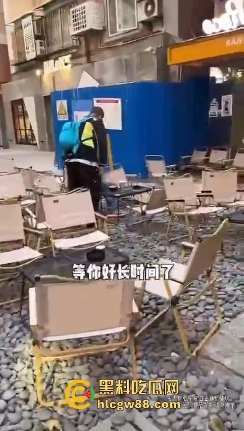 打入成都GAY圈,熊猪文化震碎三观,胖熊陪床8000块,花钱买个肉山压床?到底是什么口味?-10