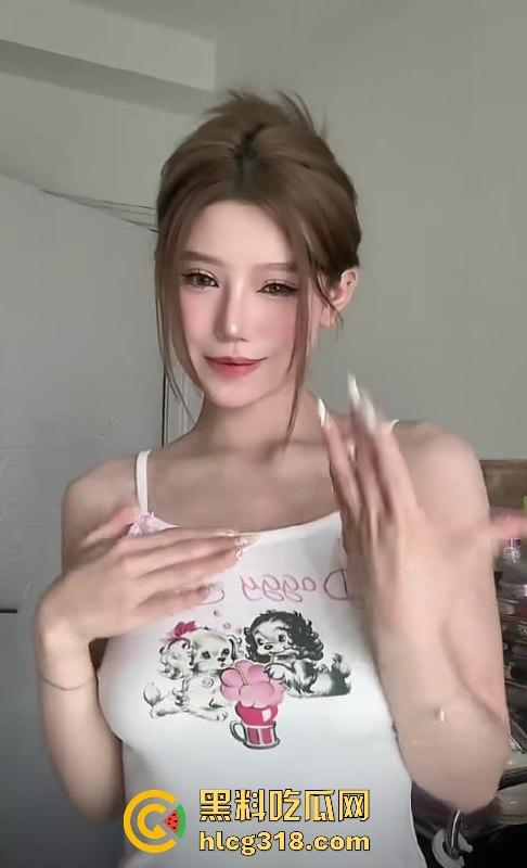 单眼皮小黄豆惨遭助理『芮芮iris』阴间操作，背后接单爆陪睡视频，网红圈再出新大瓜！-2