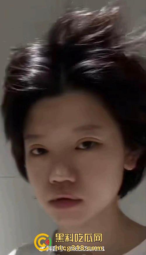 单眼皮小黄豆惨遭助理『芮芮iris』阴间操作，背后接单爆陪睡视频，网红圈再出新大瓜！-3