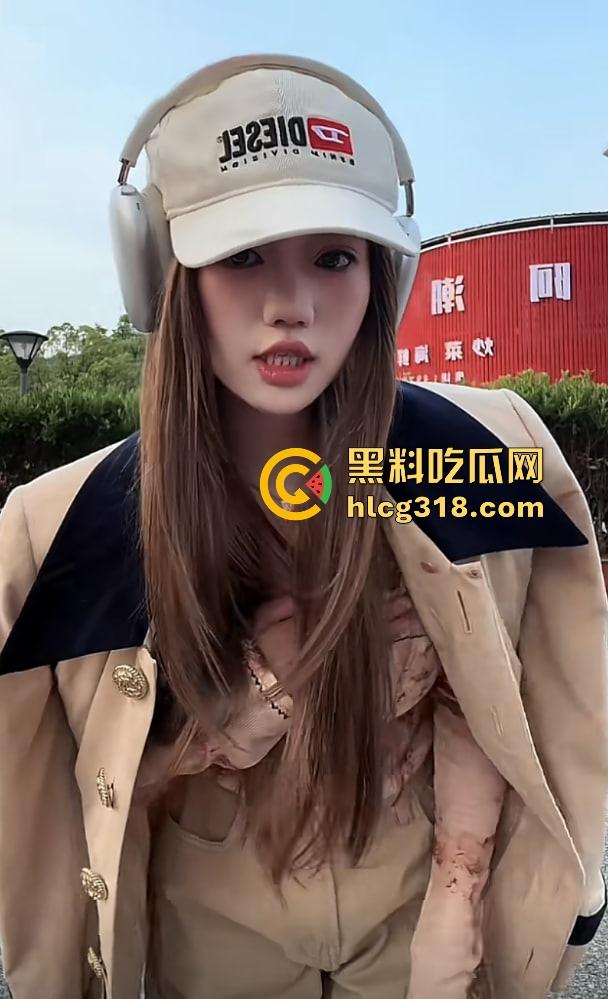 单眼皮小黄豆惨遭助理『芮芮iris』阴间操作，背后接单爆陪睡视频，网红圈再出新大瓜！-13