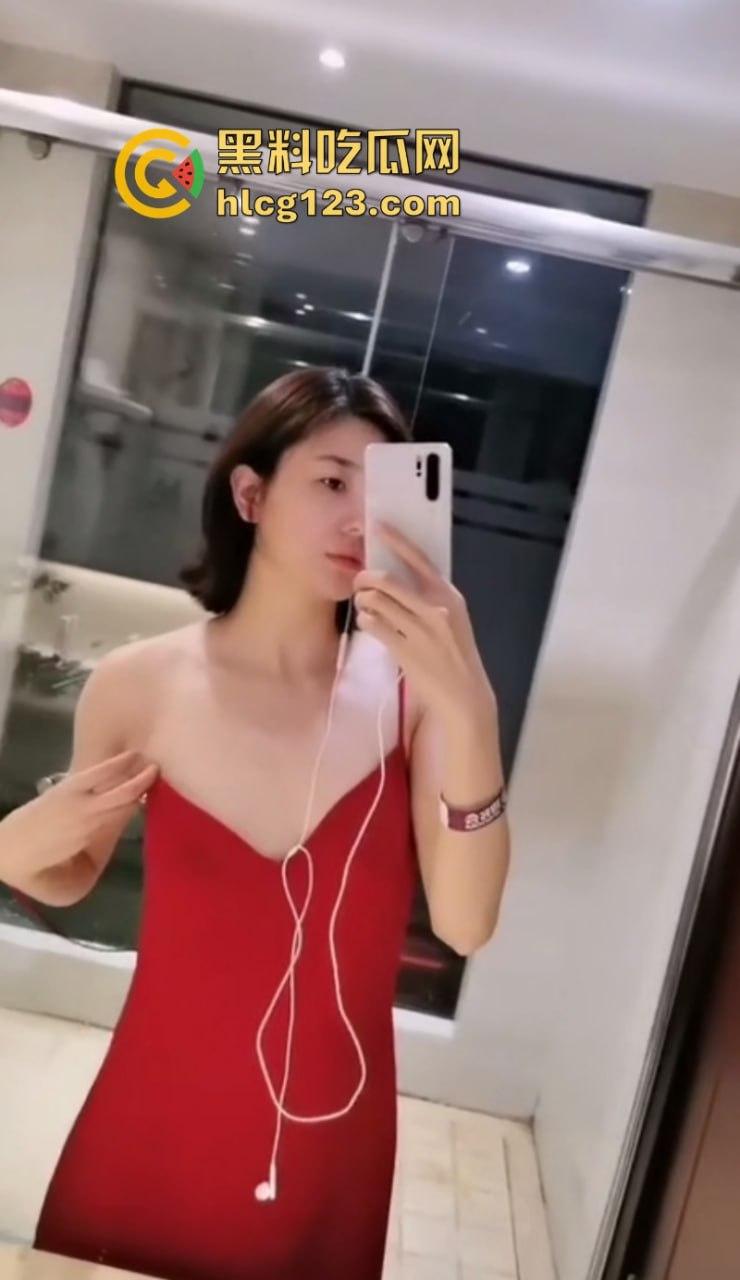 独家报料 录音门又填“新菜”!三只羊【勇哥】为勾搭卢文庆 自拍露点视频遭曝光-5