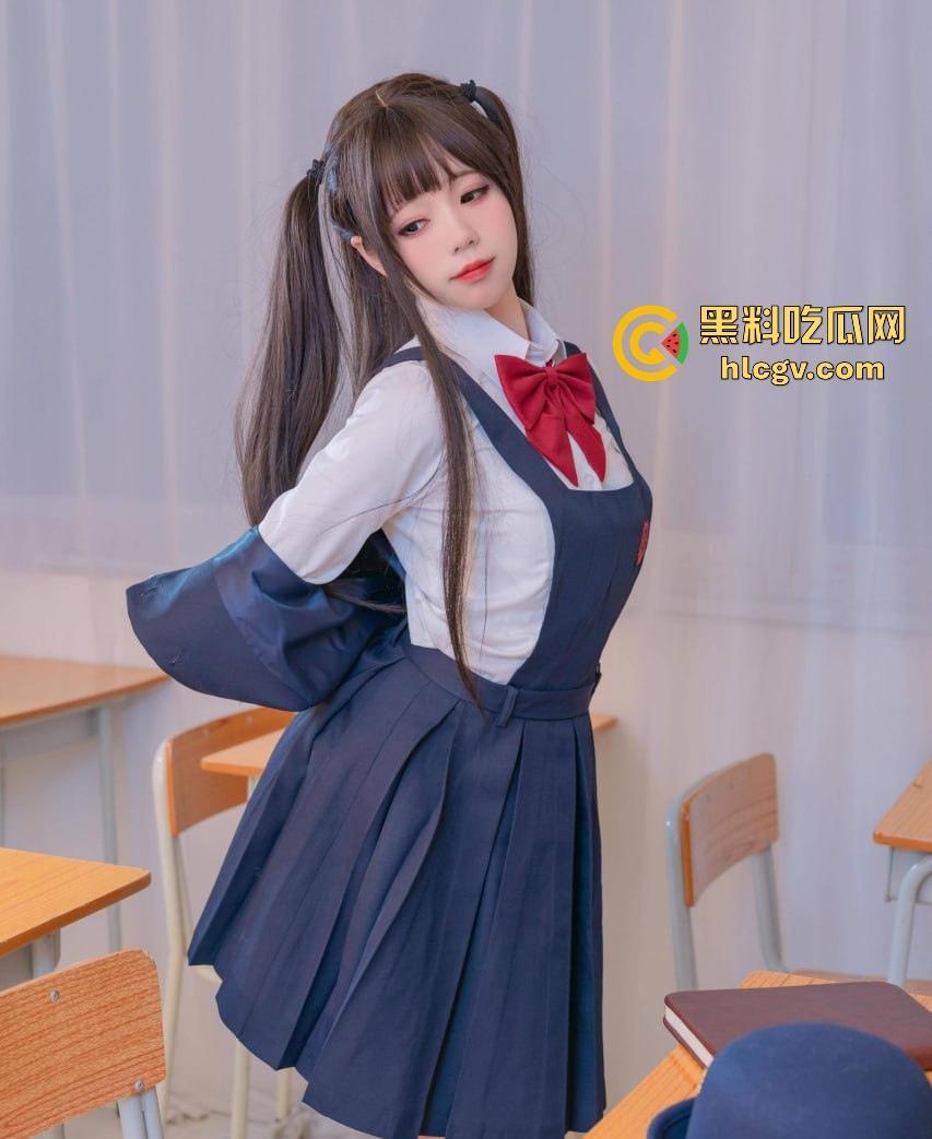 福利姬【咬一口兔娘】11月新作爆火！回归JK制服乖乖当福利姬，拍写真只等大哥来包养！-3