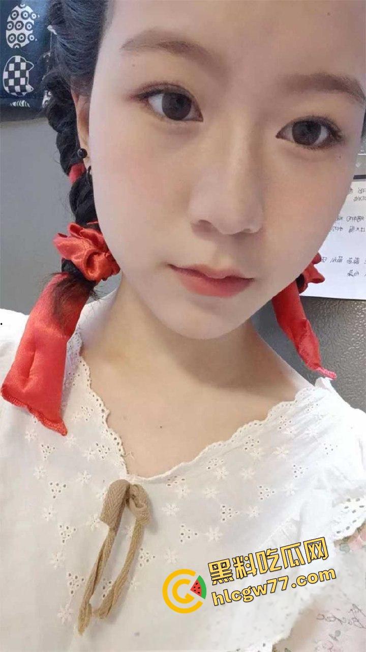 上海艺术设计学院的校花【夏宸玥】实锤拜金狗，富二代酒店蹂躏调教，宿舍自拍插棒成全校精盆公交车！-4