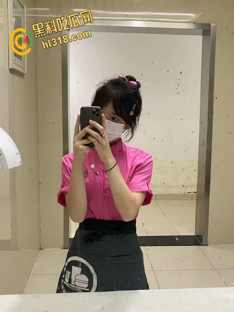 极品少女福利姬【麦麦】，清纯艺术生在麦当劳兼职，主动约炮小哥哥，被大屌爆操嫩穴，淫骚表情无比诱人 ！-2