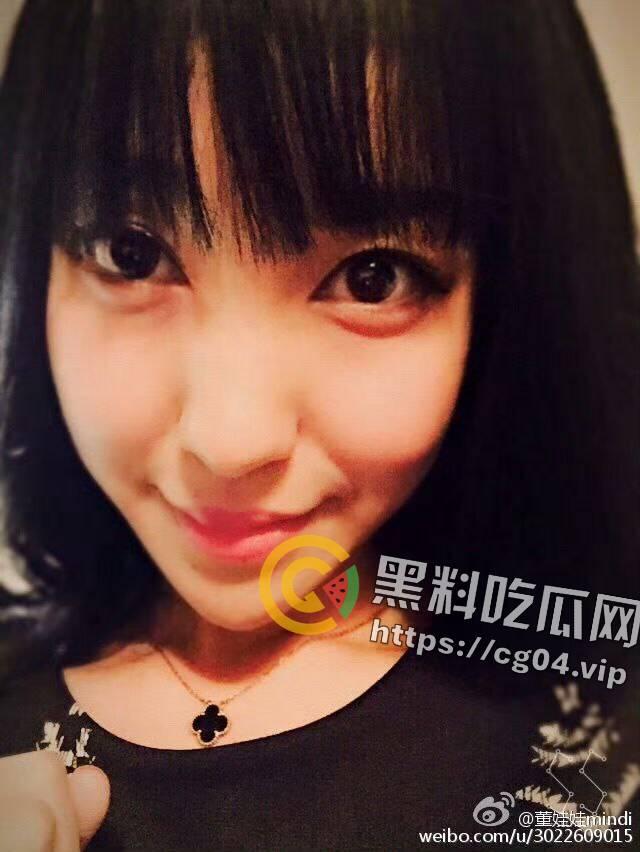 抖音百万粉丝博主【董娃娃】开盒 美腿丝袜真的顶 铁打的短发万年不变-2